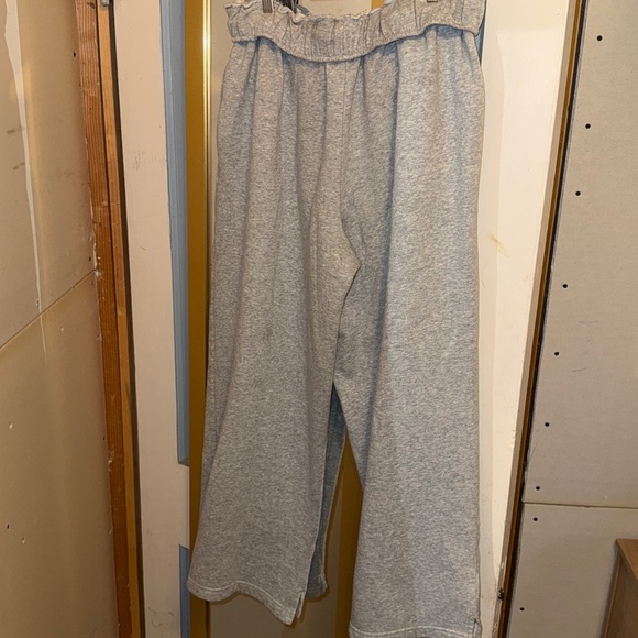 Urban outfitters “out from under” brand size large sweatpants - Picture 4 of 6